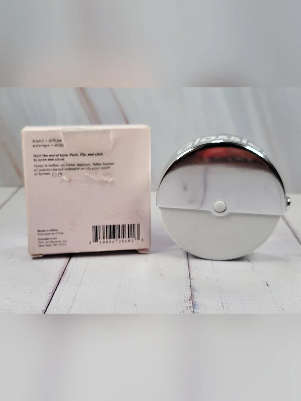Glossier Stretch Blending and Buffing Face Brush BNIB